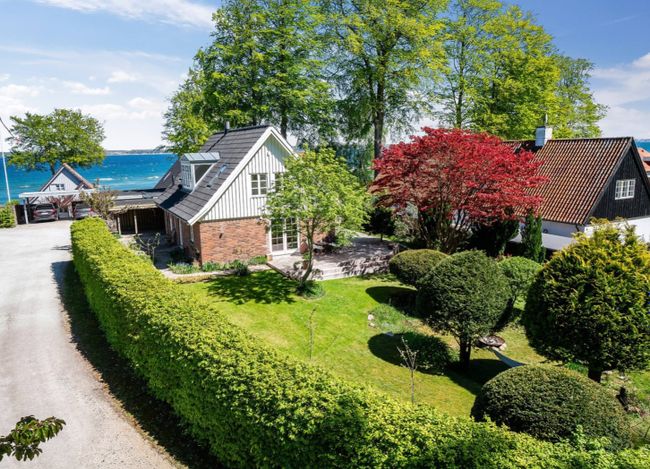 Sveasvej 8, 3150 Hellebæk